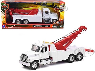 Camión  Freightliner 114SD Esc:1:32 Tow Truck