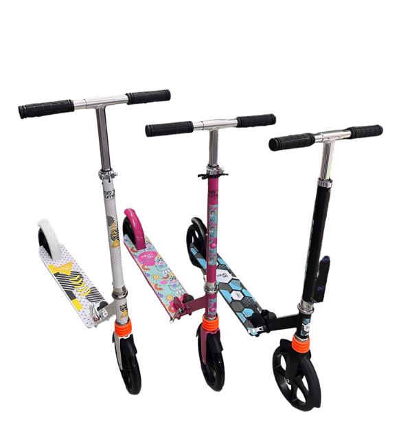 Scooter de Aluminio en Color Blanco, Rosado y Negro 3a+Máx 100KG.   (447652)