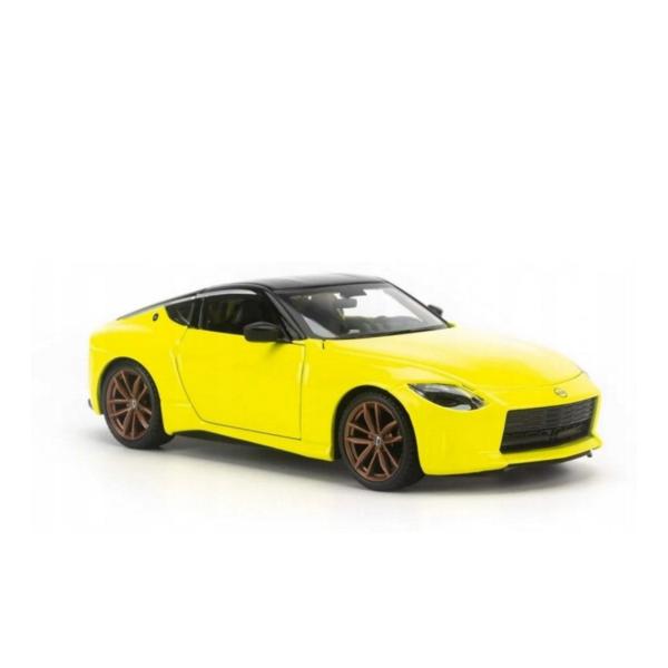 Carro Nissan Z 2023 Amarillo con Negro Esc:1:24 3a+