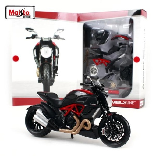 [MB39196] Moto Ducati Diavel Carbón Esc:1:12 8a+